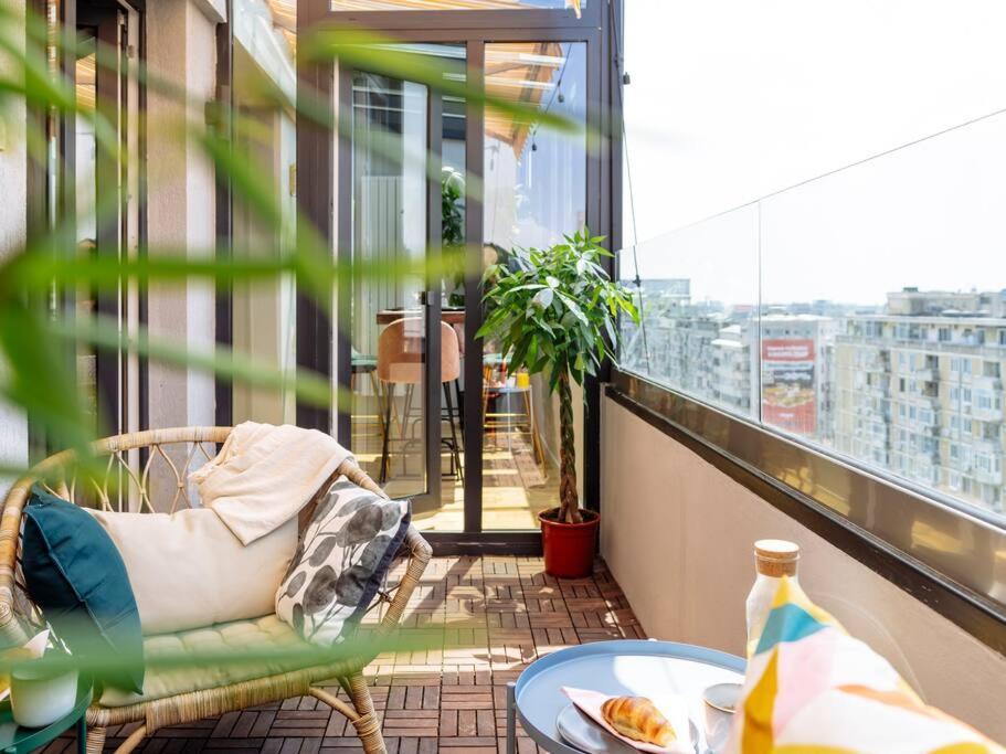 Heart 10 Cupole Apartment Bucharest Exterior photo